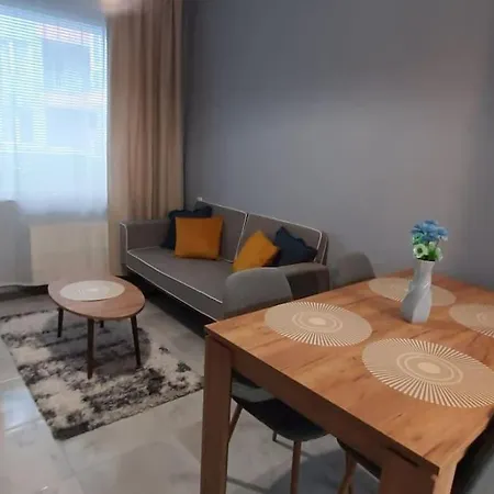 Youthful Vibes Near University, Free Parking شقة روس